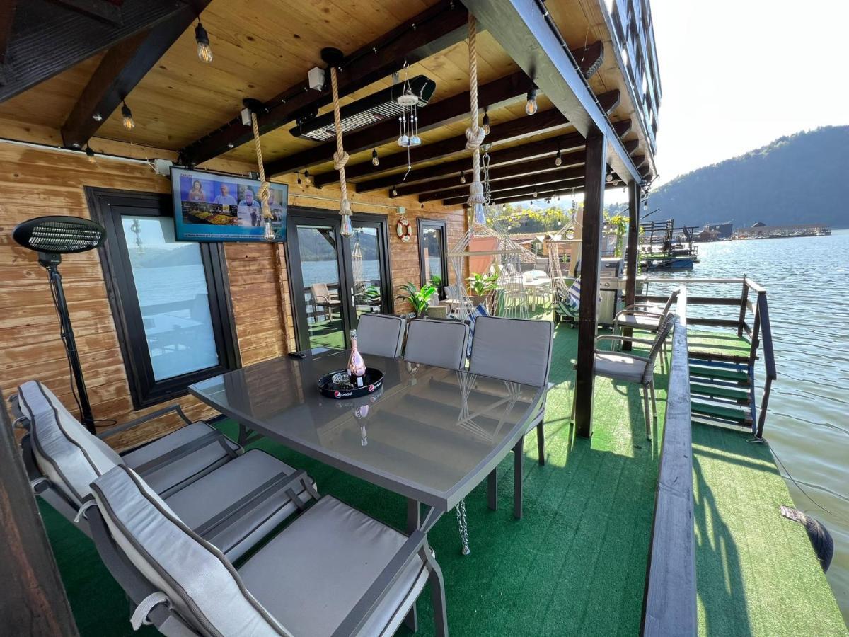 Holiday Bicaz Bungalows On The Lake Exterior photo