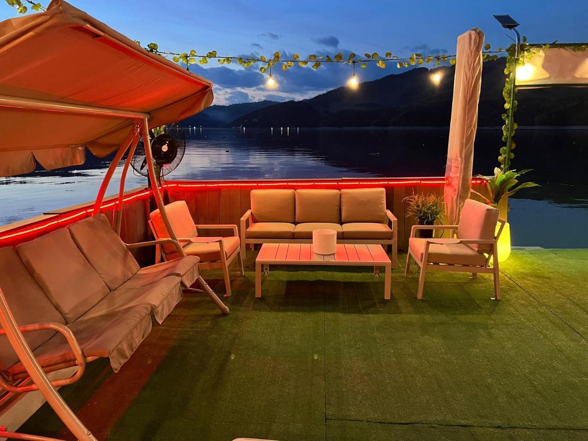 Holiday Bicaz Bungalows On The Lake Exterior photo
