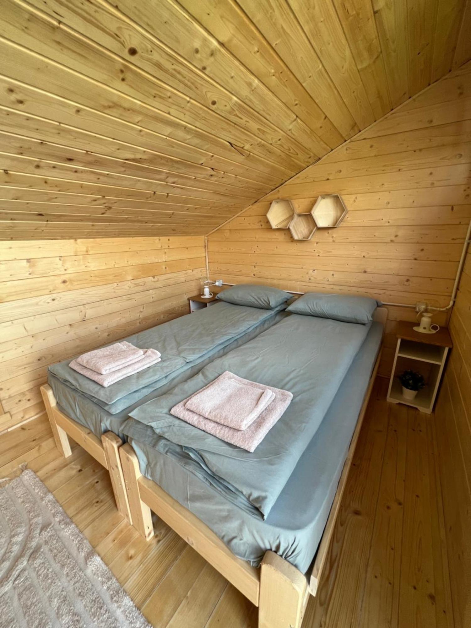 Holiday Bicaz Bungalows On The Lake Exterior photo