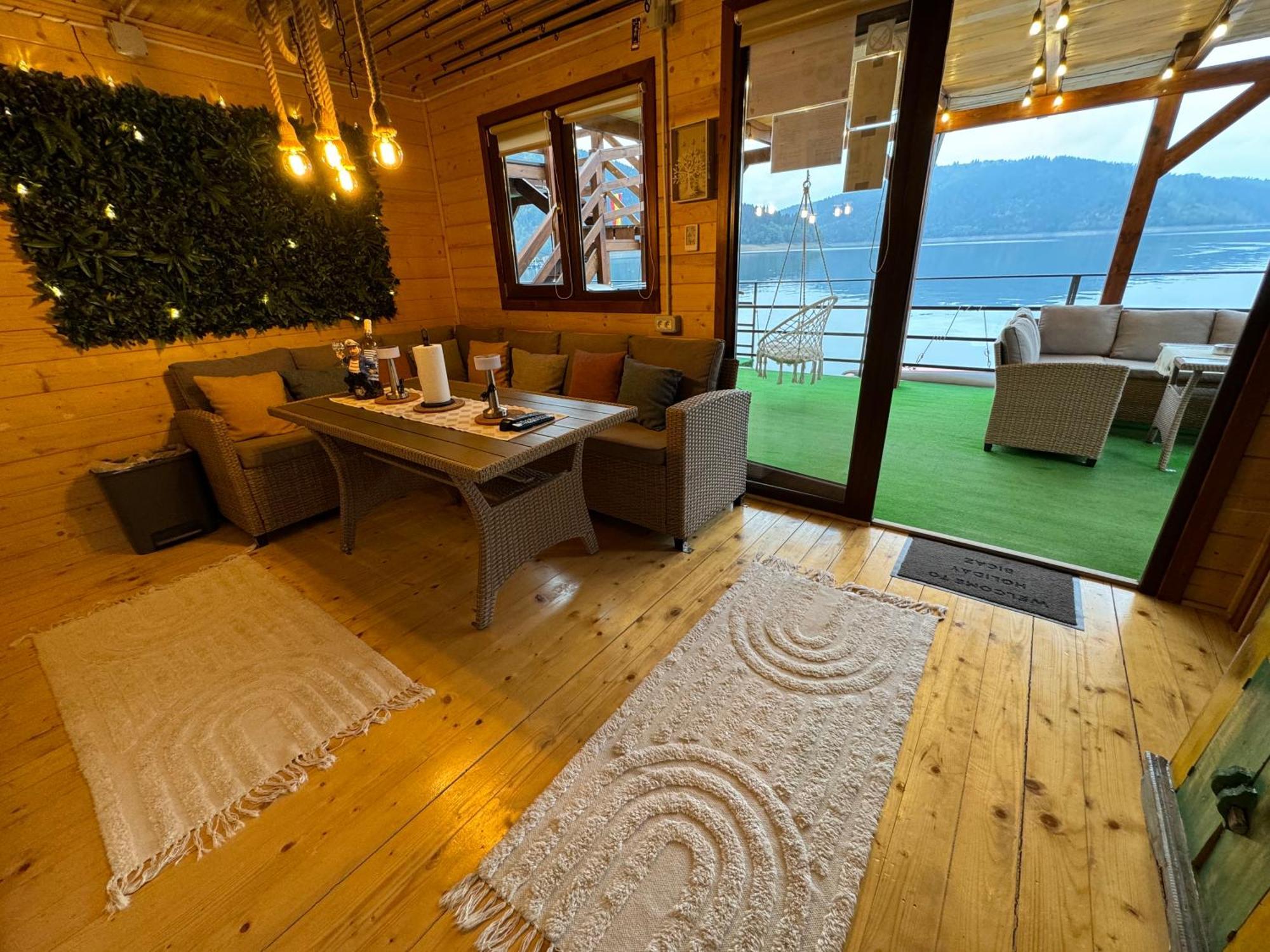 Holiday Bicaz Bungalows On The Lake Exterior photo