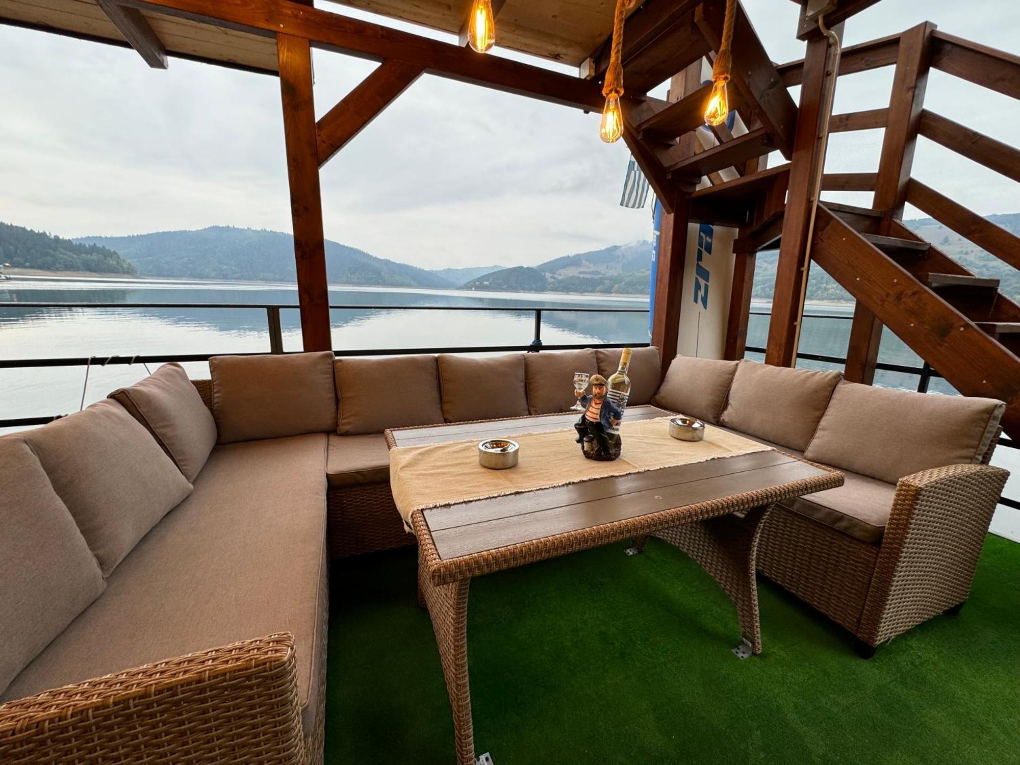 Holiday Bicaz Bungalows On The Lake Exterior photo